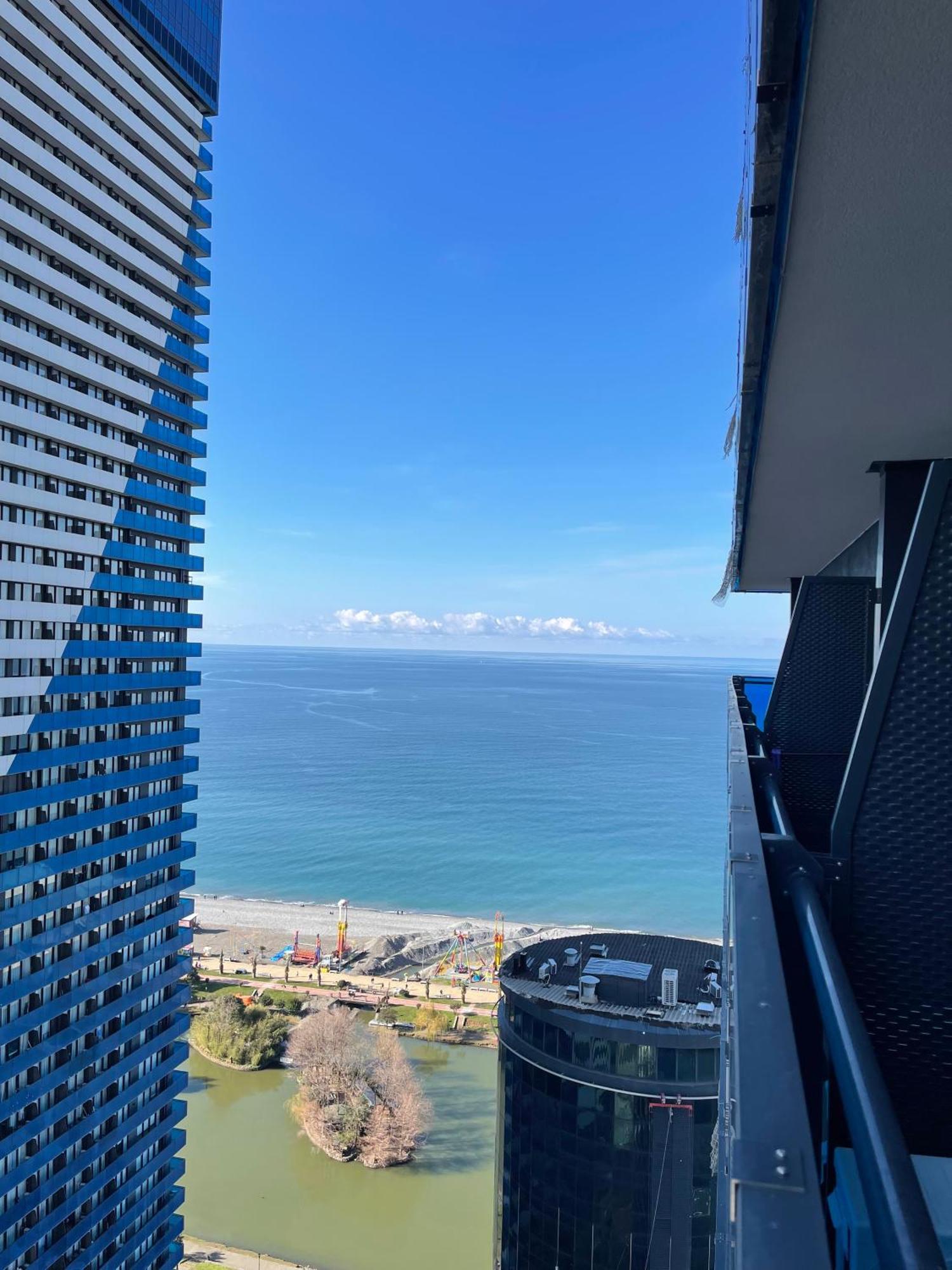 Apartments Black Sea Resort Батуми Екстериор снимка